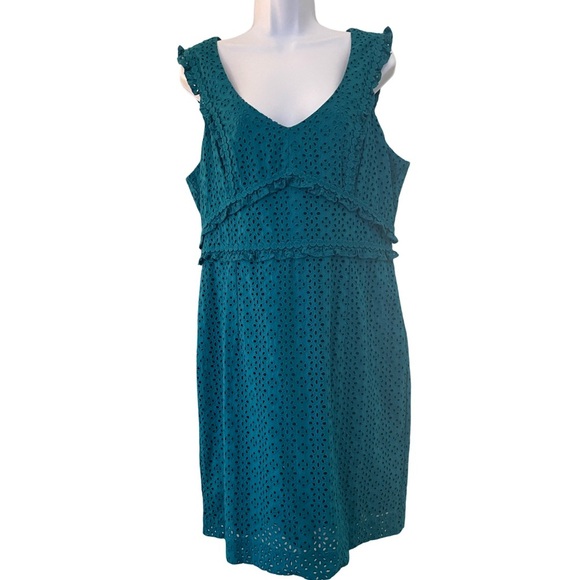 Lilly Pulitzer Kaylee Eyelet Dress in Tanzanian Teal. Size 14 - Picture 6 of 16